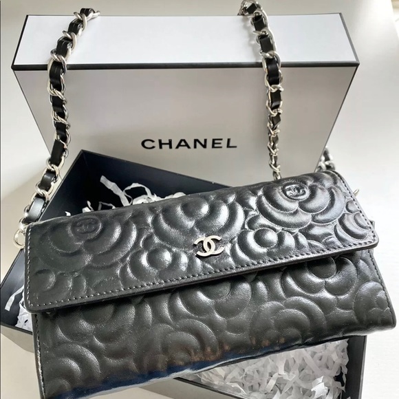 COPY - Auth CHANEL Black Camellia Bifold Wallet - Picture 10 of 12